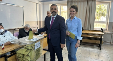 Şenol Aslanoğlu da sandık başına gitti...
