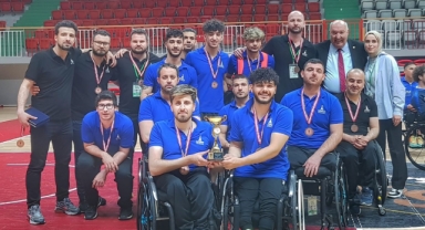 Tekerlekli sandalye basketbol takımı İzmir'e Avrupa üçüncülüğü getirdi