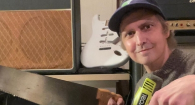 Ünlü gitarist hayatını kaybetti