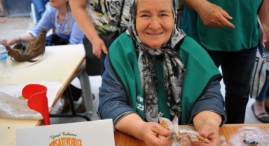 Yetişkin: 14 Mayıs öncesi ön kutlama için Seferihisar'a bekliyoruz