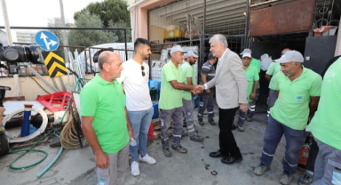 Başkan Engin belediye çalışanlarıyla bayramlaştı... 