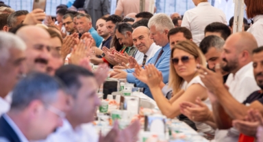 Başkan Soyer İZBETON emekçilerinin bayramlaşma törenine katıldı