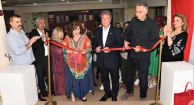 Bornova'da halk dansları rüzgarı esiyor... İkinci Halk Dansları Festivali başladı 