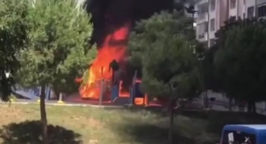 Buca'da çocuk parkı ateşe verildi!