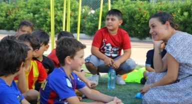 Efesli çocuklara spor ve sanat dolu yaz tatili... Ücretsiz kurslar başlıyor!