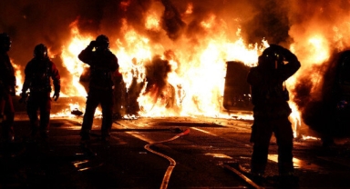 Fransa'da protestolar sürüyor... Dört kentte sokağa çıkma yasağı!