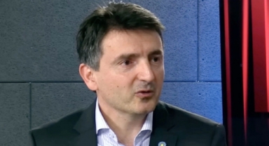 İYİ Partili Yılmaz'ın metrodaki görüntüleri sosyal medyada gündem oldu