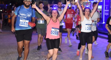 İzmirliler en kısa gecede 