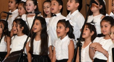 Karabağlarlı minikler ilk konserini verdi!