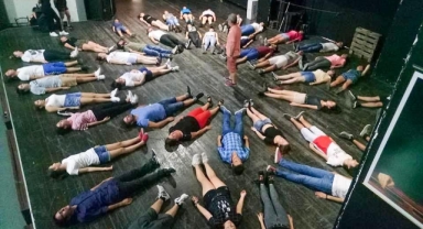 Karşıyaka Belediyesi'nin tiyatro kursları başvuruları başladı! Son tarih 16 Haziran 