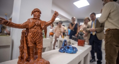 Konak'ın çınarlarından yıl sonu sergisi...