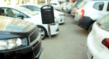 Otomobil fiyatlarına kur zammı: Bazı markalar 100 bin lira artırdı