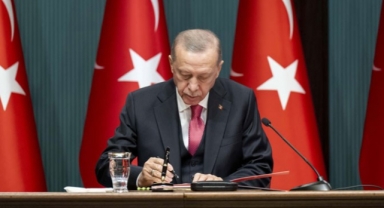 Resmi Gazete'de yayımlandı... 13 üniversiteye yeni rektör atandı!