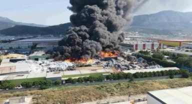 Söndürme çalışmaları devam ediyor… Manisa’daki yangın 16’ncı saatinde! 