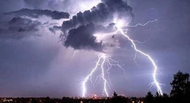 Yıldırım, sel, dolu... Meteoroloji İzmir için saat verdi!