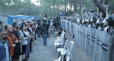 Akbelen’de mücadele devam ediyor: Kolluk kuvvetlerinden sert müdahale, çok sayıda gözaltı! 