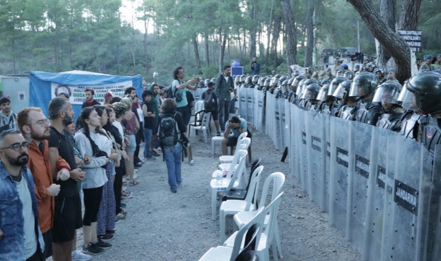 Akbelen’de mücadele devam ediyor: Kolluk kuvvetlerinden sert müdahale, çok sayıda gözaltı!