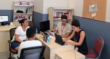 Bayraklı Belediyesi öğrencileri tercih döneminde yalnız bırakmadı 