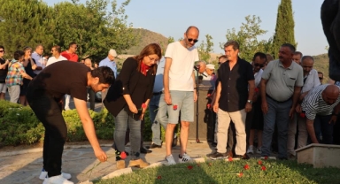 Bayraklı Madımak'ı unutmadı... 