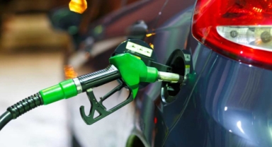 Benzine dev zam yolda 