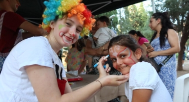 Bornovalı çocukların yaz eğlenceleri mahallelerine geliyor