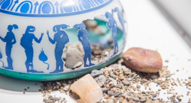 Cama yansıyan 8500 yıllık tarih... “Camda Antik İzmir” sergisi AASSM’de açıldı 