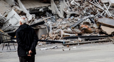 Deprem bölgesinde salgın tehlikesi: Kavurucu sıcaklar risk yaratıyor 