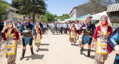 Efeler Yolu'yla İzmir'in kültürel değerleri birbirine bağlanıyor