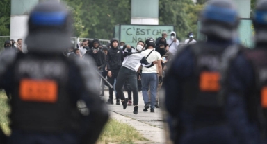 Fransa'da protestolar devam ediyor: Bin kişi gözaltına alındı!