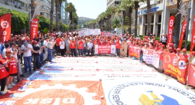 İzmir'de belediye çalışanları sokağa çıktı