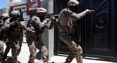 İzmir'de göçmen operasyonu: Çok sayıda kişi yakalandı