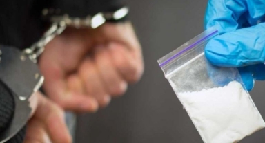 İzmir’de uyuşturucu operasyonu: Dört kişi gözaltına alındı!