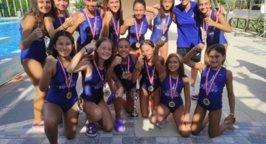 İzmir’in kızlarının bileği bükülmedi 