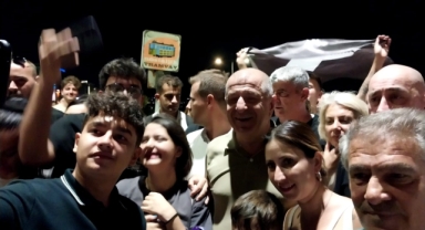 İzmirlilerden yoğun ilgi: Cumhuriyet’ten Gündoğdu’ya “Zafer” yürüyüşü