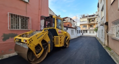 Karşıyaka'da yol çalışmaları devam ediyor: 