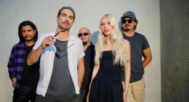 Mor ve Ötesi ile Aleyna Tilki'den 