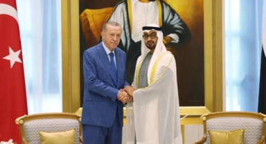 Sözcü yazarı Muratoğlu’ndan ekonomi değerlendirmesi: “Arapların ayağına gidip para dileniyoruz”