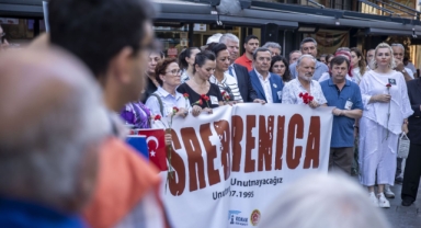 Srebrenitsa'da can verenler Konak'ta anıldı: 