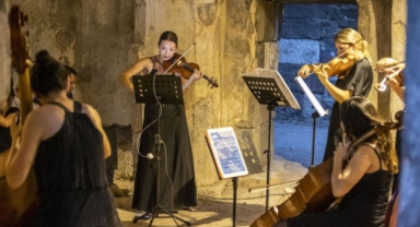 Tarihi mekanda sanat dolu dakikalar... 