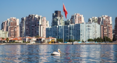 Türkiye'den katılan ilk ve tek kent: İzmir, Avrupa Demokrasi Başkenti Şehirler Ağı'na katıldı! 