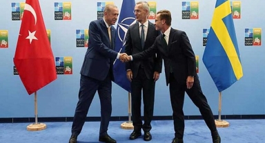 Türkiye, İsveç'in NATO üyeliğine onay verdi