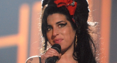 Ailesi, 40'ıncı doğum gününde Amy Winehouse'un günlüklerinden parçalar yayımladı