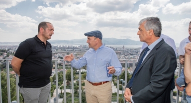 Başkan Soyer Çiğli’de çevre düzenleme çalışmalarını inceledi