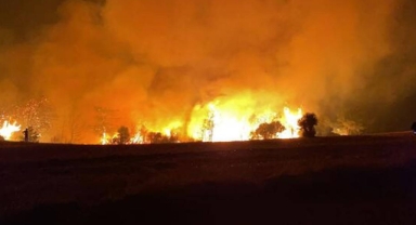 Çanakkale'deki yangın devam ediyor: 9 köy tahliye edildi