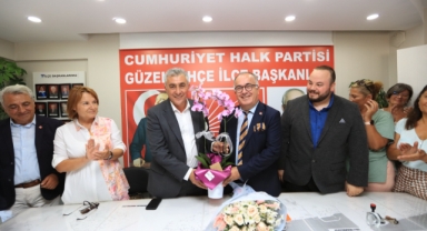 CHP Güzelbahçe’de bayrak değişimi