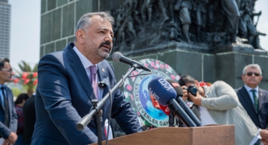 CHP İzmir İl Başkanı Aslanoğlu'ndan Zafer Bayramı mesajı