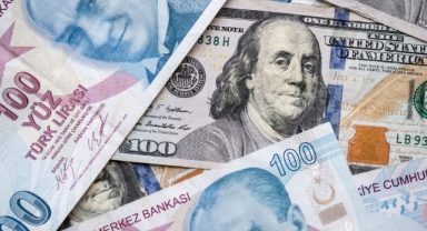 Dolar/TL zirvedeki yerini koruyor 