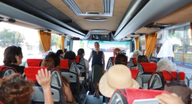 Efesli kadınlar Tire'yi gezdi