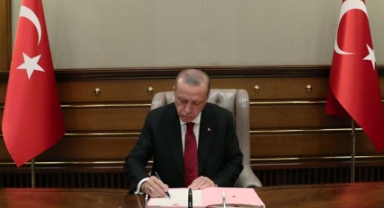 Erdoğan 20 üniversiteye rektör atadı: AK Partili isimler dikkat çekti