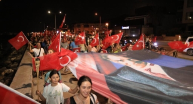 Güzelbahçe Belediyesi'nden Zafer Korteji ve Konser